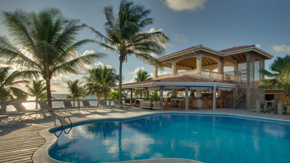 SunBreeze Hotel Exterior