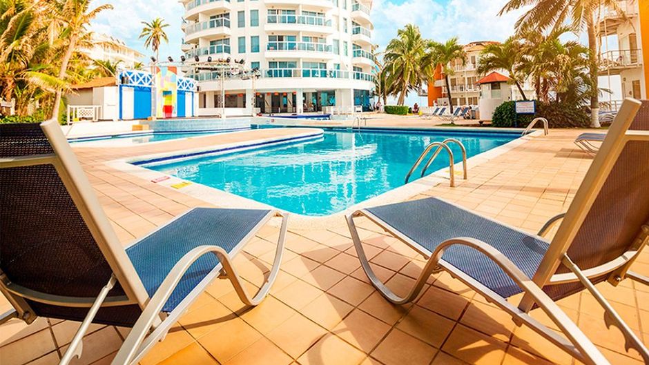 Decameron Aquarium Pool