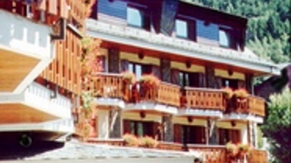Coma Hotel Exterior