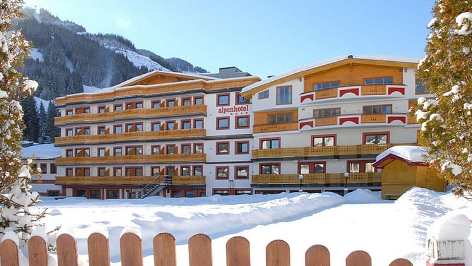Alpenhotel Saalbach Exterior