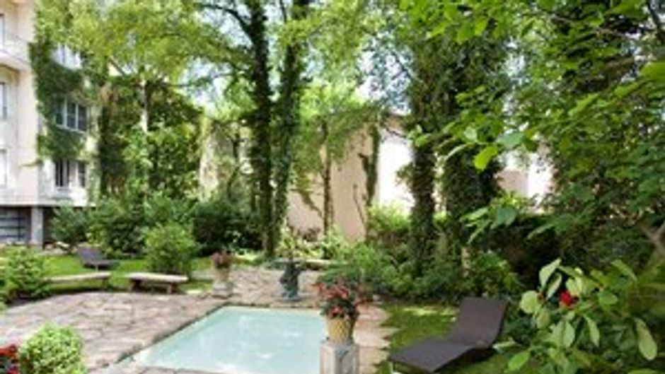 Hotel Auersperg Exterior