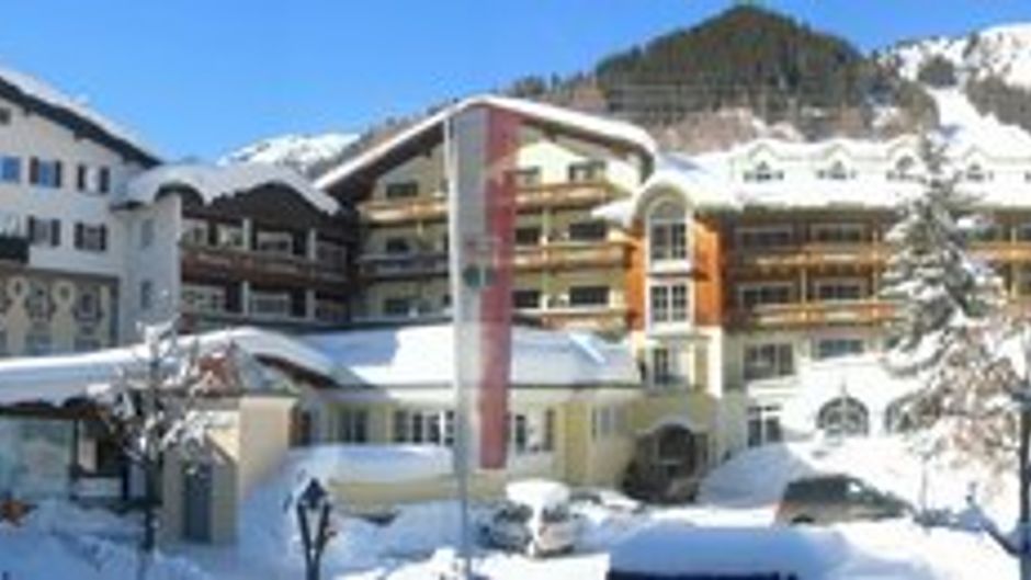 Schwarzer Adler Hotel Exterior
