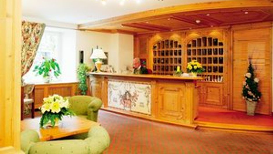 Schwarzer Adler Hotel Lobby