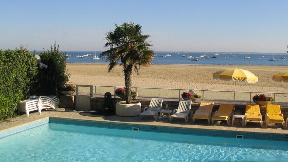 Arc Hotel sur Mer Pool