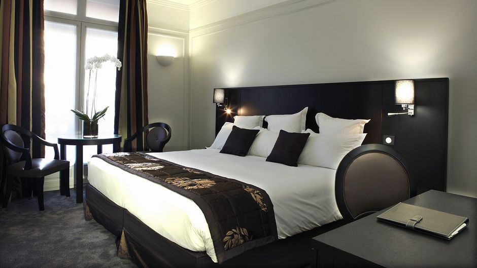 Hotel California Champs Elysees Room