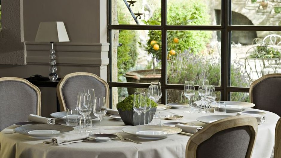 Chateau de Rochegude Banquet
