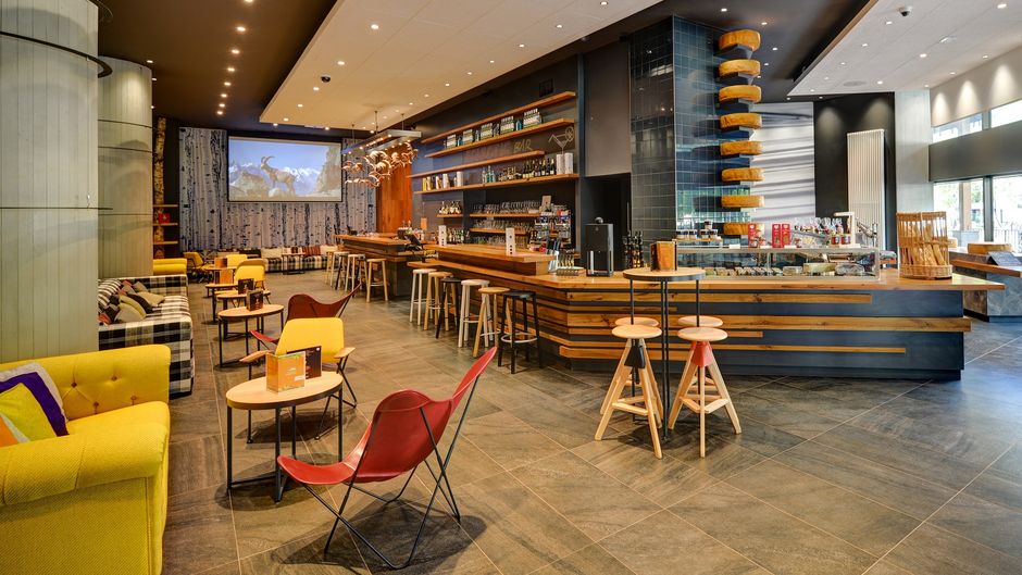 Alpina Hotel Bar/Lounge