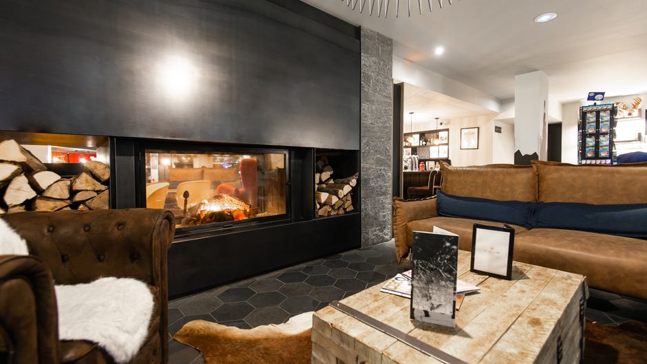 Chalet Hotel Le Prieure Lobby