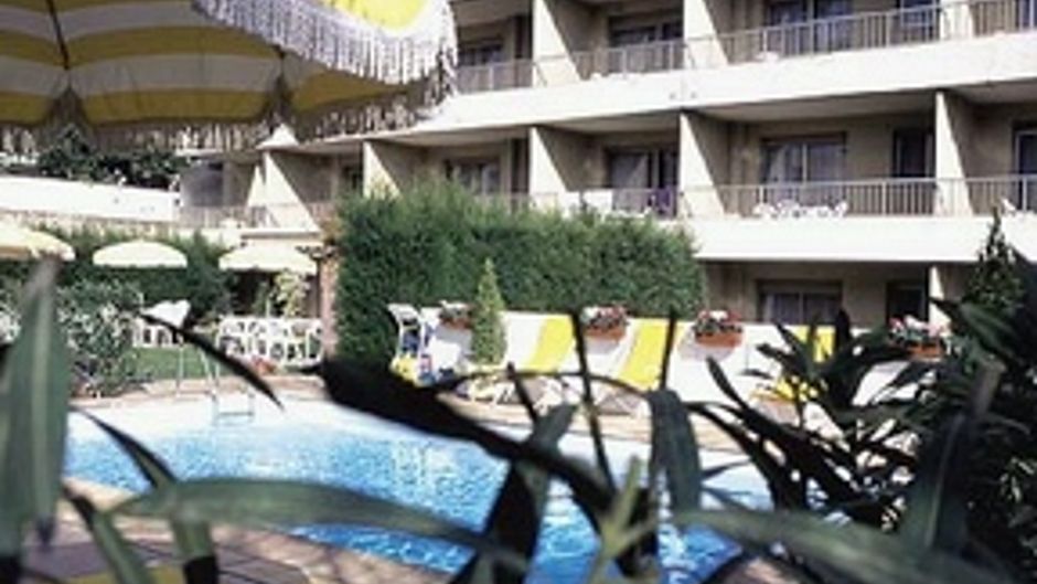 Hotel Beau-Sejour Pool