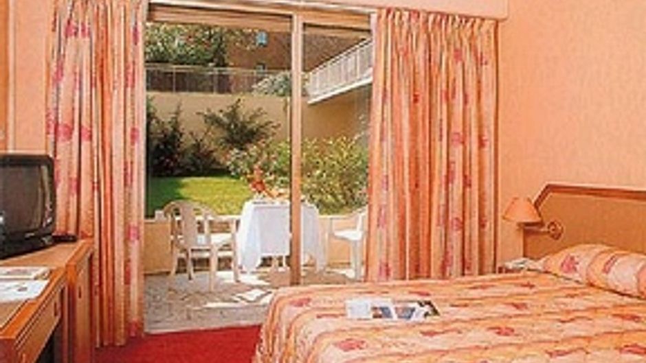 Hotel Beau-Sejour Room