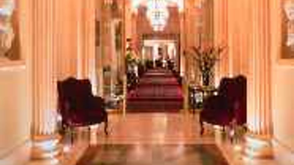 Normandy Le Chantier Lobby