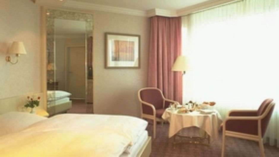 Hotel Bayerischer Hof Room