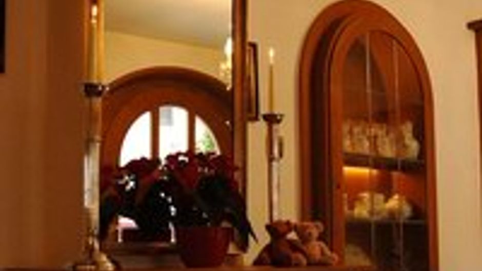 Burg Hotel Lobby