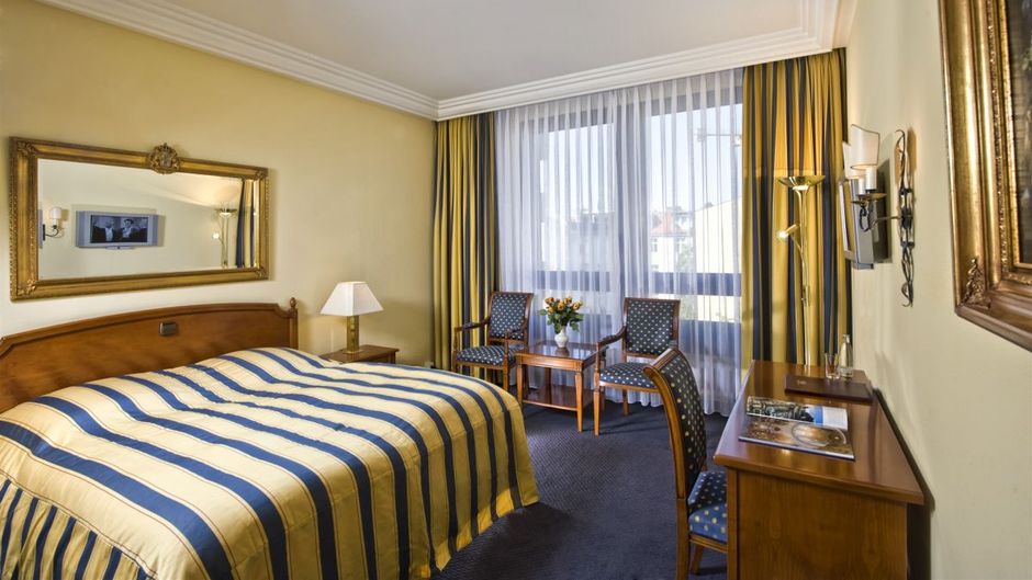 Hotel Mondial Room