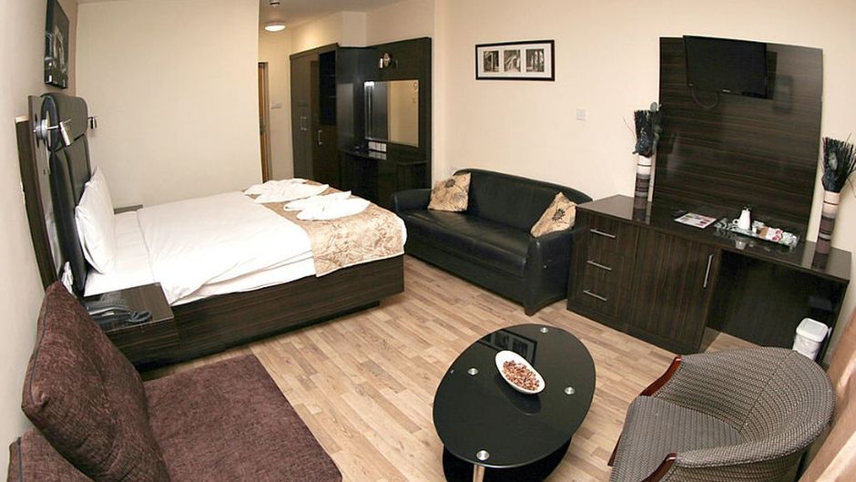Ascot Hyde Park Hotel Room