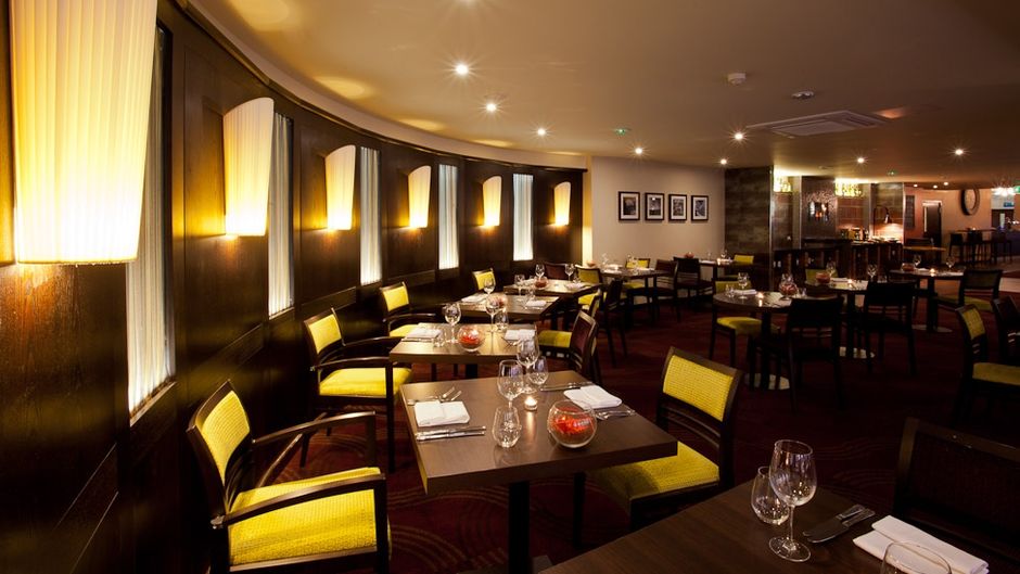 Gloucester Robinswood Hotel By Sunday Restaurant