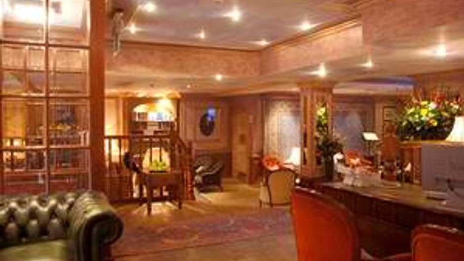 Park Lane Mews Hotel Lobby