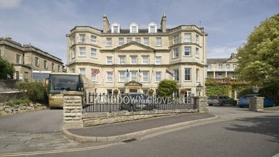 Country Living Lansdown Grove Hotel