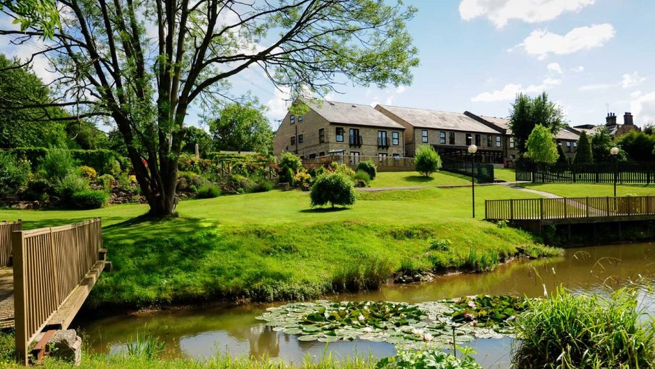 Sitwell Arms Hotel Exterior