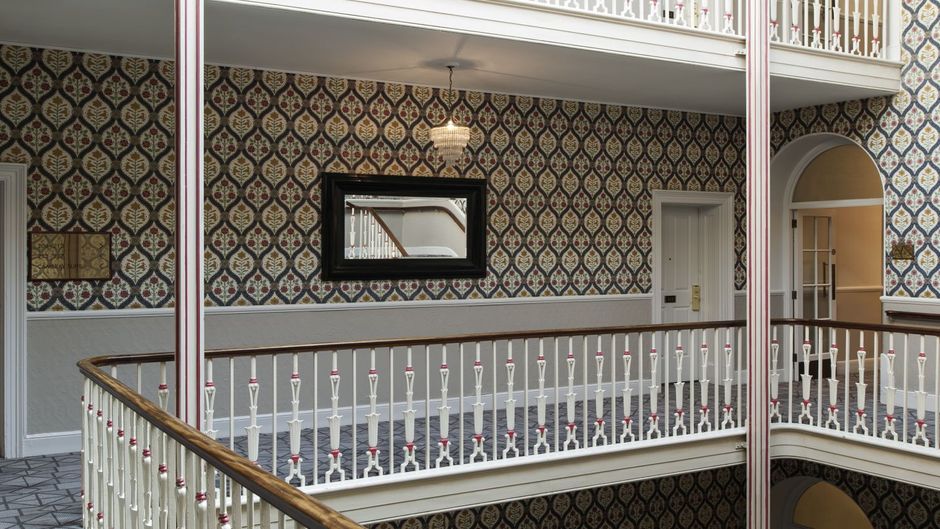 Queen's Hotel Cheltenham Lobby
