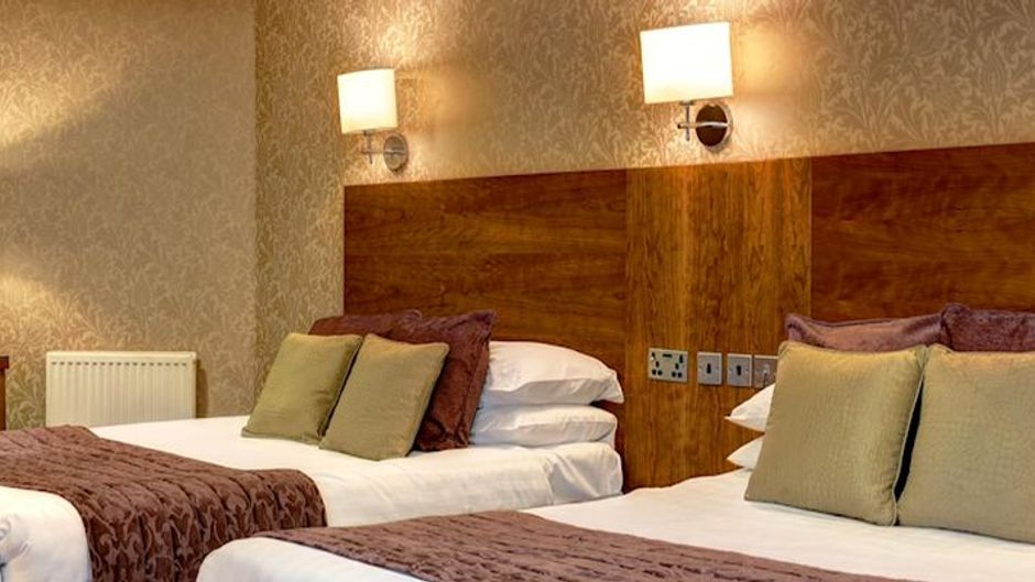 Golden Lion Hotel Room