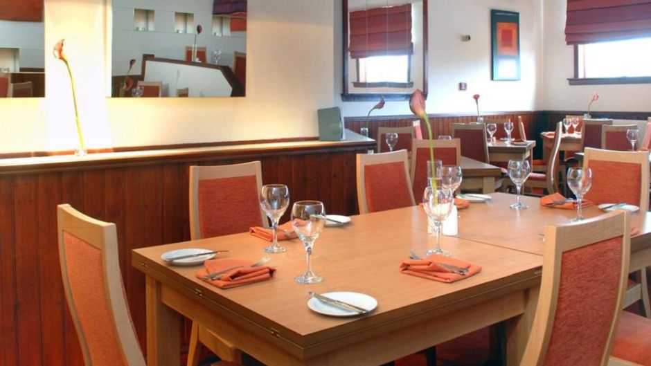 King Robert Hotel Restaurant