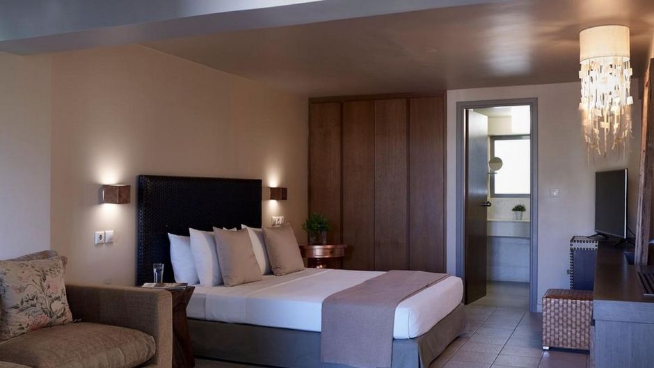 Aegeon Beach Hotel Suite