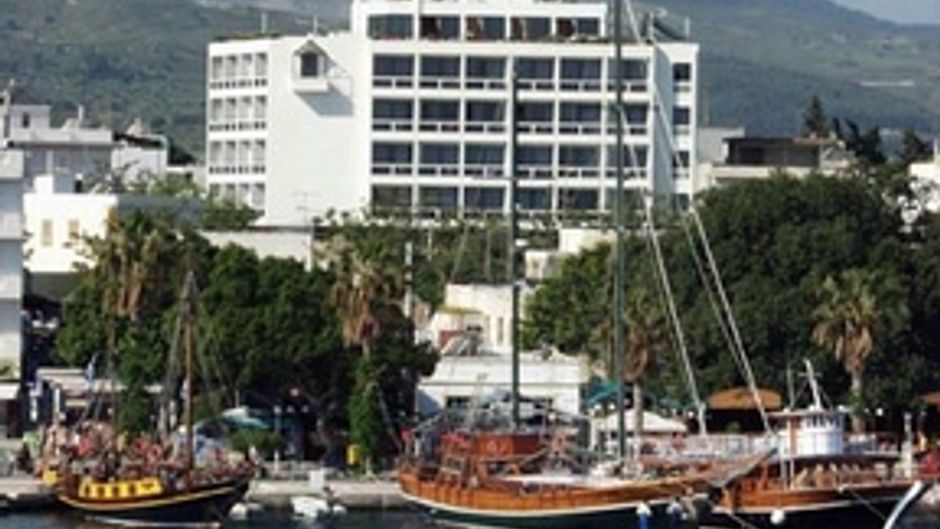 Alexandra Hotel Exterior