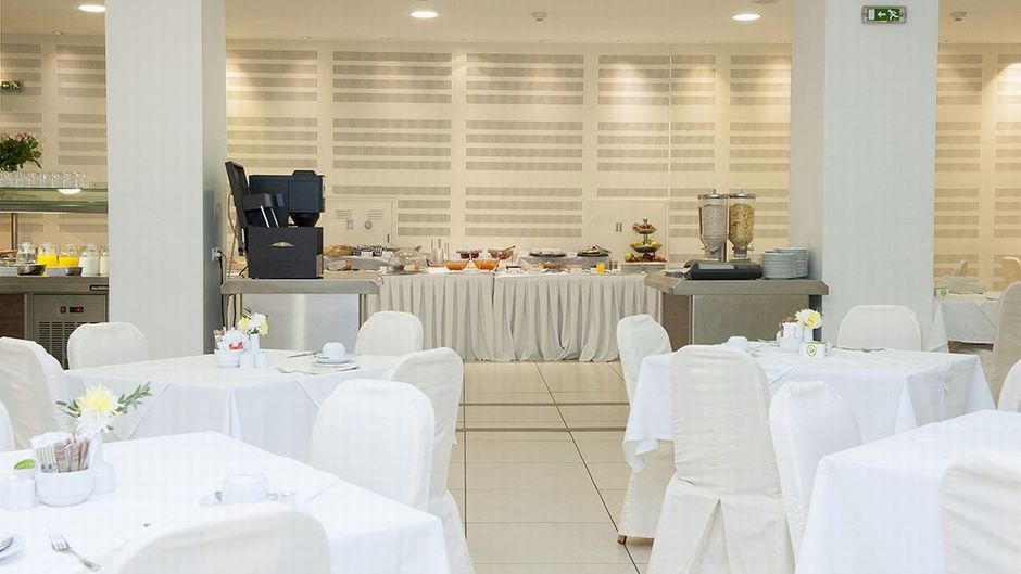 Athinais Hotel Restaurant