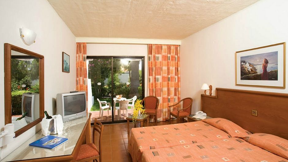 Blue Horizon Hotel Room