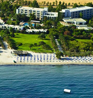 Caravia Beach Hotel & Bungalows