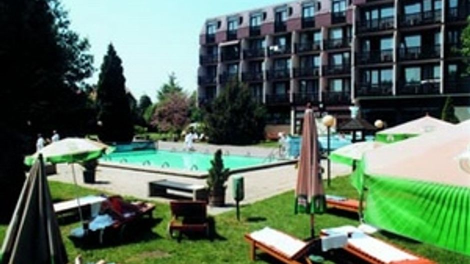 Ensana Thermal Sarvar Pool