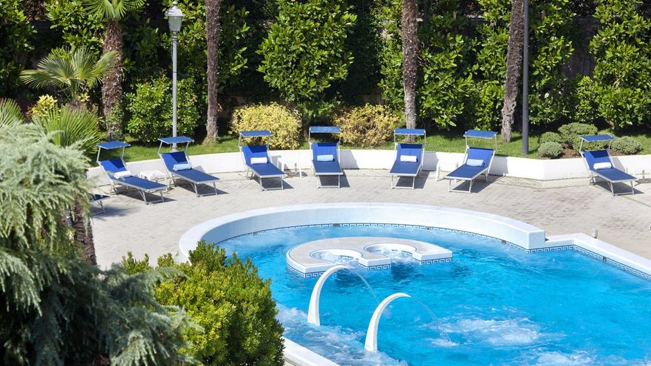 Hotel Due Torri Pool
