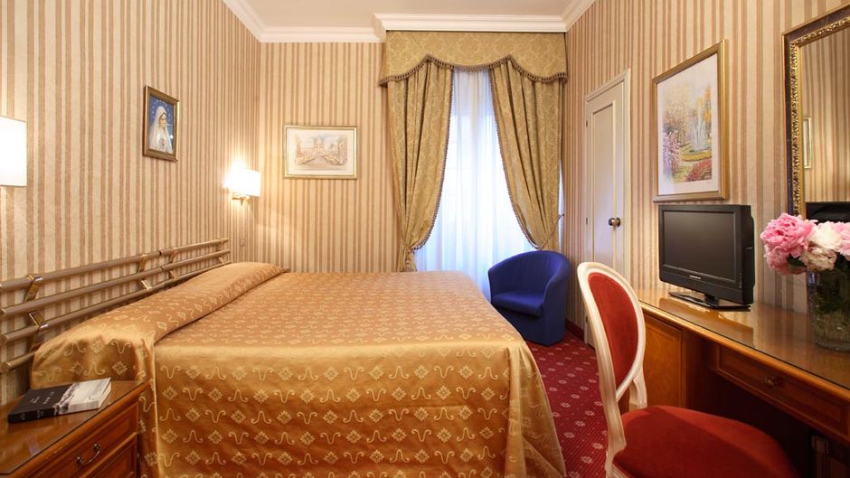 Hotel Eliseo Room