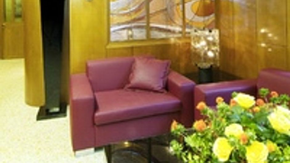 Hotel Golf Lobby