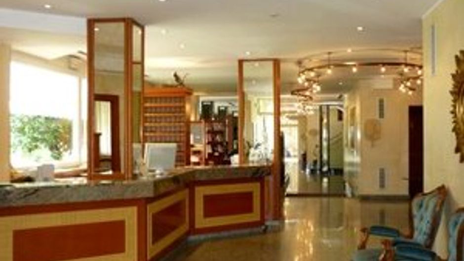 Grand Hotel Riva Del Sole Lobby