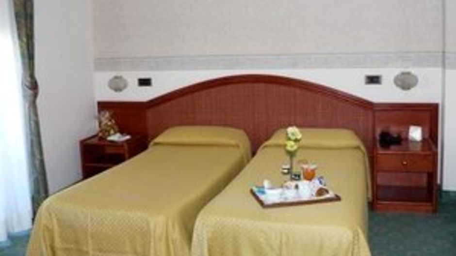 Grand Hotel Riva Del Sole Room