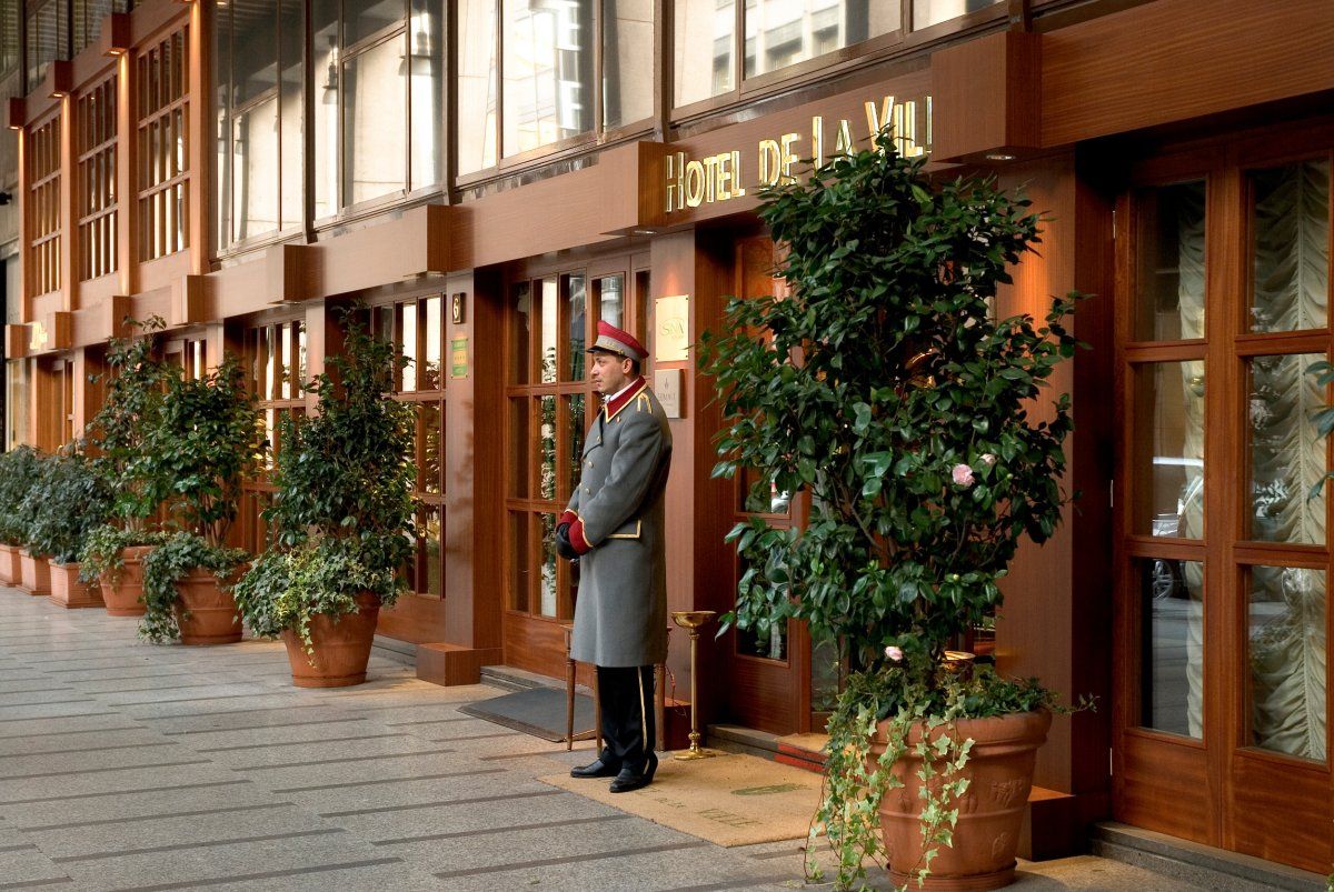 Sina De La Ville- First Class Milan, Italy Hotels- GDS Reservation Codes:  Travel Weekly, image size:1200x803