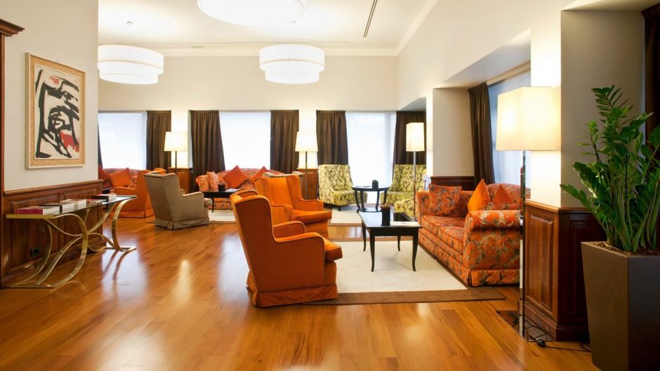 Sina De La Ville Lobby