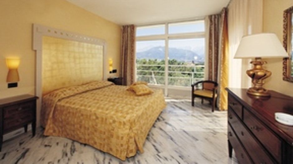 Excelsior Hotel Suite