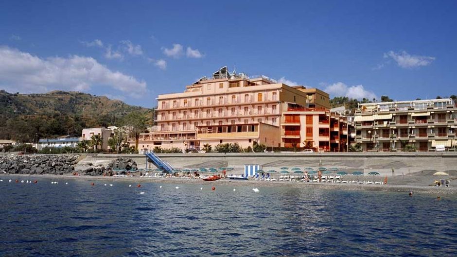 Kennedy Hotel Exterior