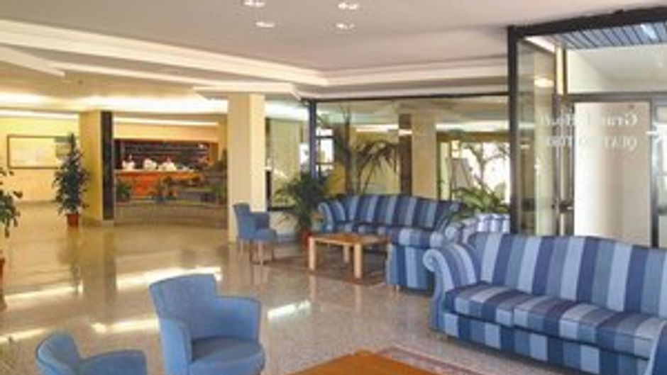 Setar Hotel Lobby