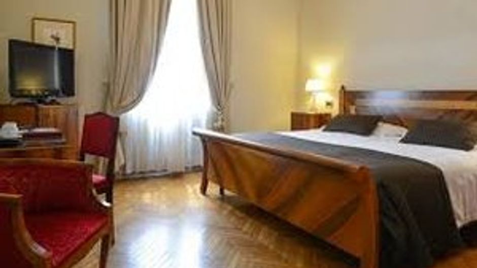 Vittoria Hotel Room