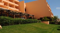 Dom Pedro Meia Praia Apartamentos
