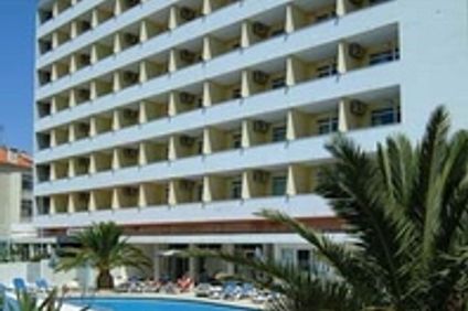 Carcavelos Beach Hotel
