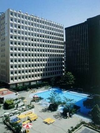 Madrid Chamartin, Affliated by Melia