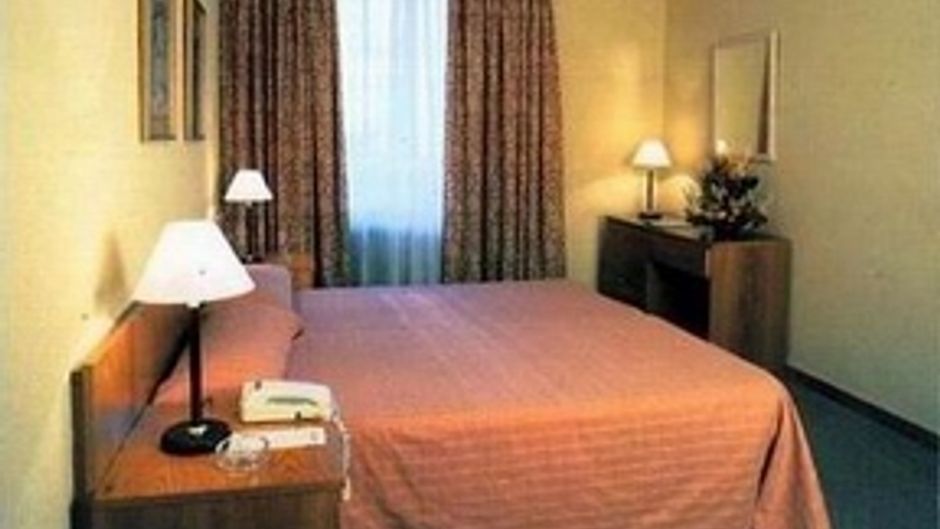 Madrid Chamartin, Affliated by Melia Room