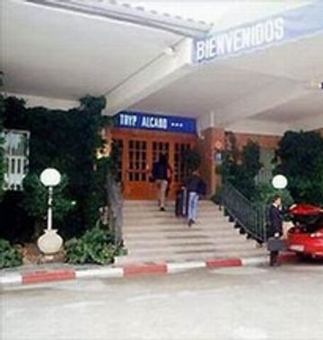Tryp Alcano