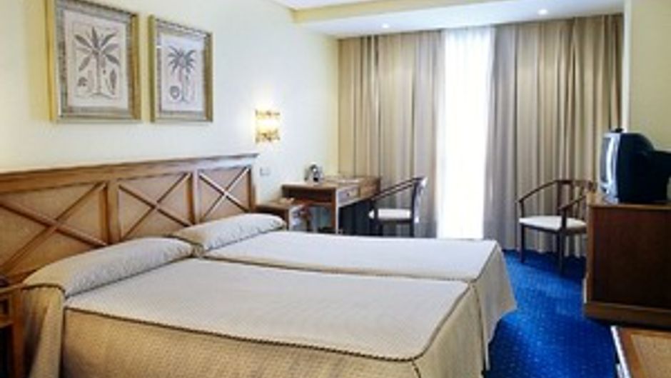 Ilunion San Sebastian Hotel Room