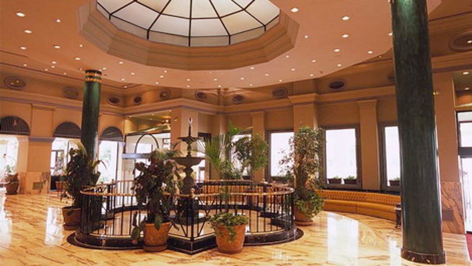 Estival Torrequebrada Lobby